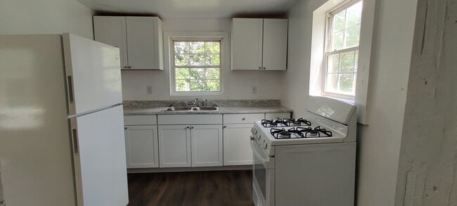 Building Photo - 3 bedroom home in Petersburg