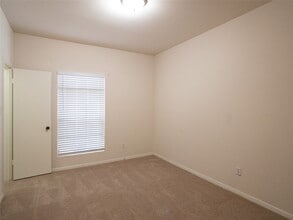 Building Photo - 6500 Harbor Town Dr