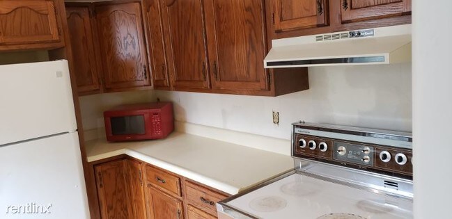 Building Photo - 2 br, 1 bath Apartment - 722 west 9th street