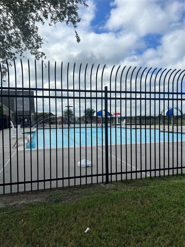 Foto del edificio - 9919 Opal Rock Dr