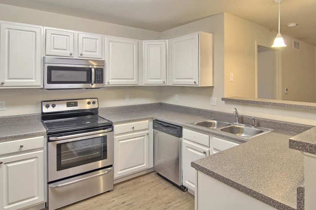 Foto del edificio - 3220 Fern Creek Ln