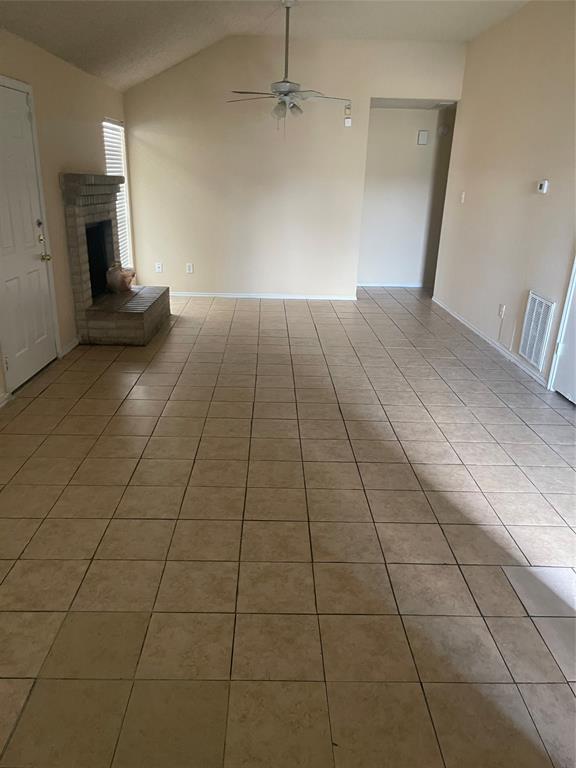 Foto del edificio - 5615 Gineridge Dr
