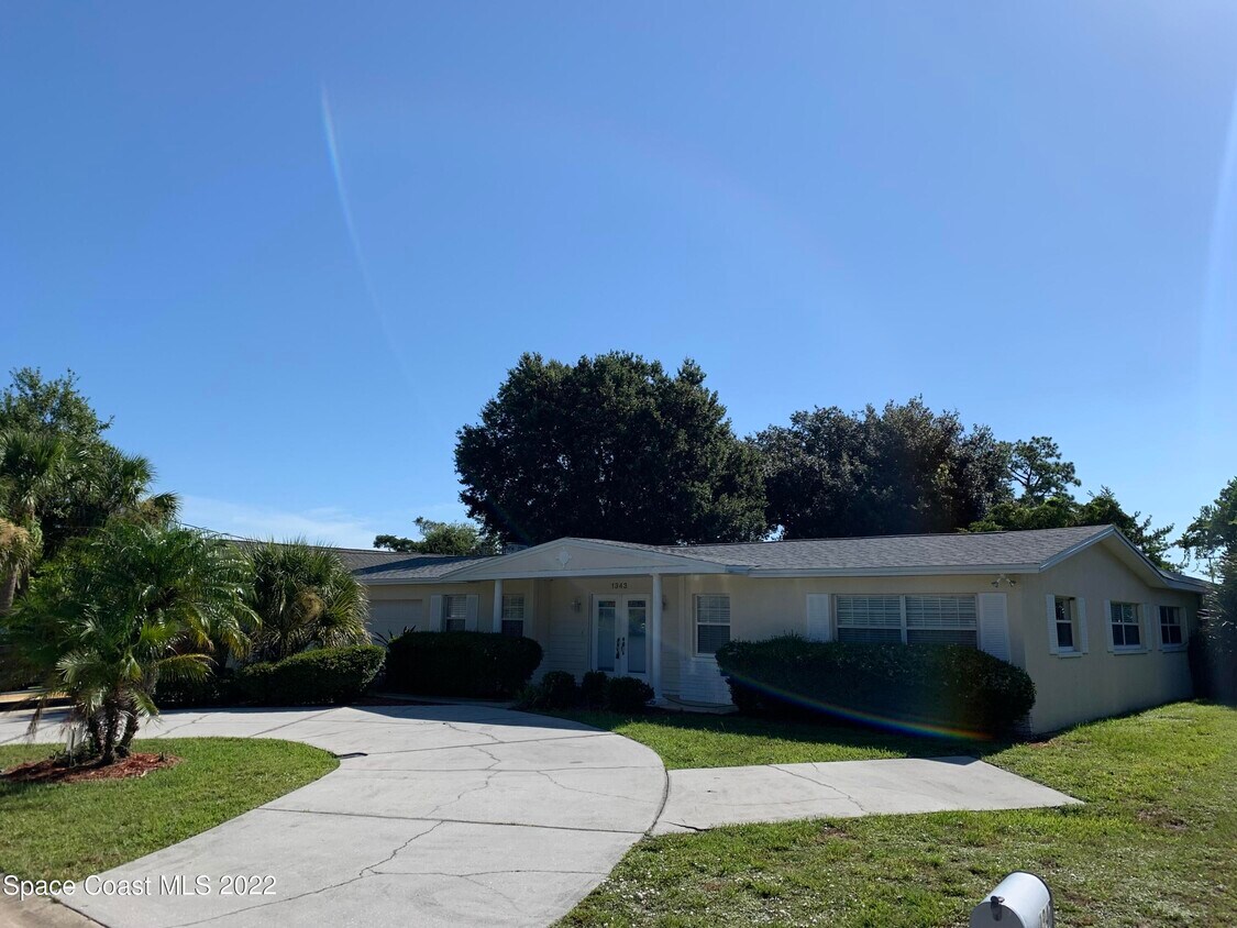 Primary Photo - 1343 Gleneagles Way