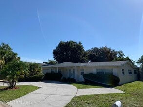 Building Photo - 1343 Gleneagles Way