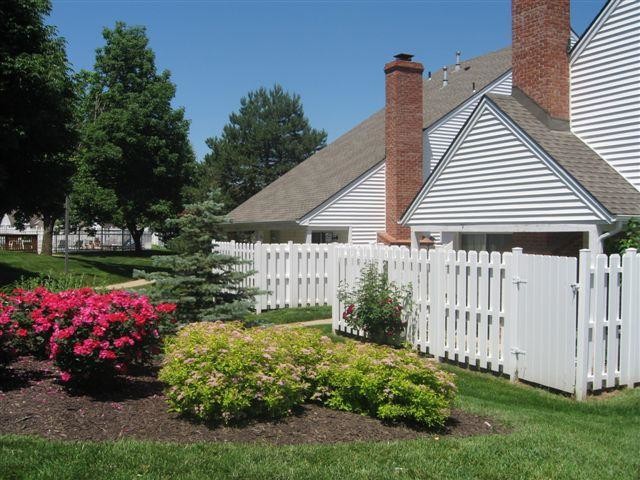 Private Patios - Pinegate West