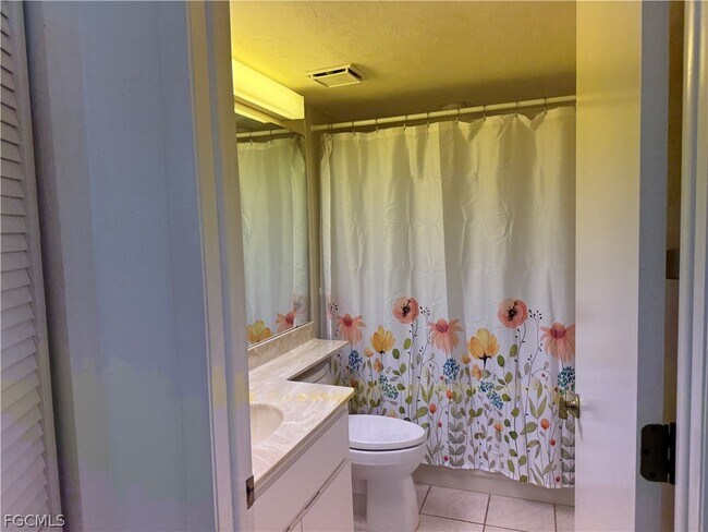 Building Photo - 5870 Trailwinds Dr