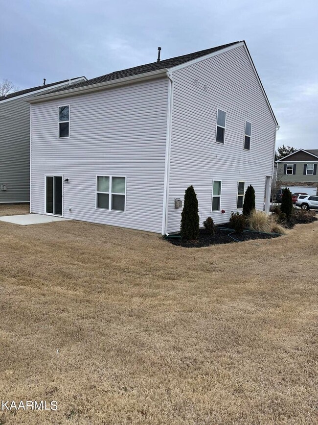 Building Photo - 8 Lilac Ct