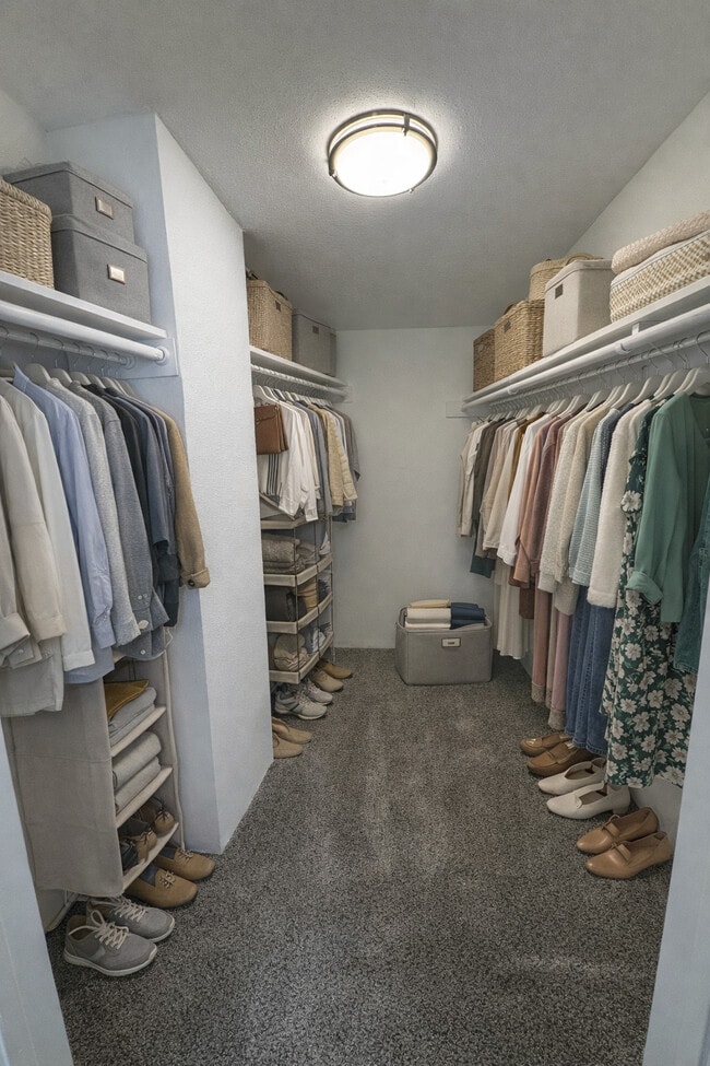 ¡Armarios con muchísimo espacio! - Belmont Place/La Fontaine
