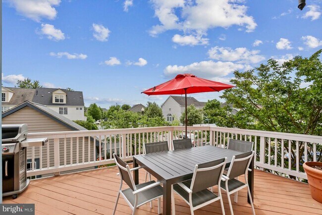 Building Photo - 20400 Charter Oak Dr