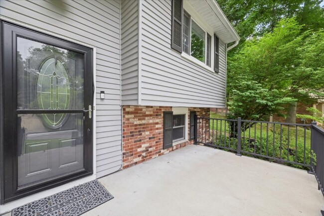 Foto del edificio - 399 Carmell Dr