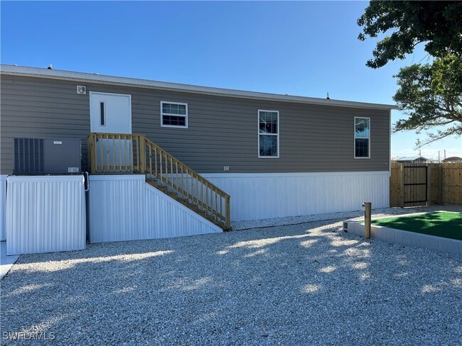 Building Photo - 5109 Flamingo Dr