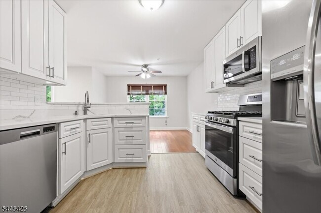 Foto del edificio - 604 Knollwood Ct