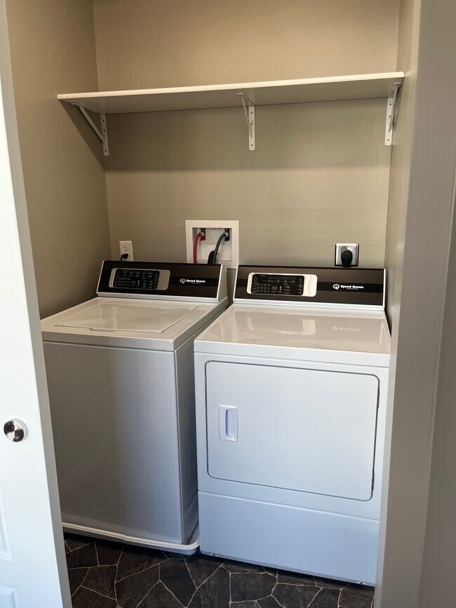 Foto del edificio - 713 4th Ave