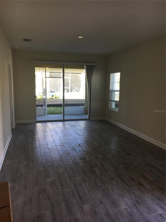 Building Photo - 1050 Quaker Rdg Ln