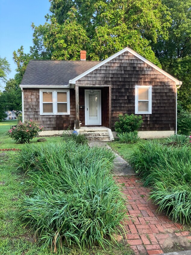 Primary Photo - 408 Bridgeham Avenue