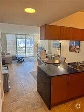 Building Photo - 1750 N Bayshore Dr