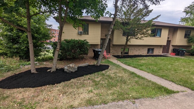 Front - 427 Keller St