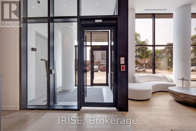 Building Photo - 3009 Novar Rd