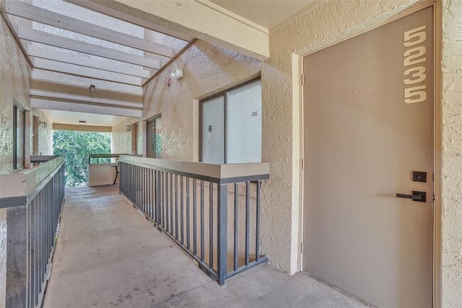 Foto del edificio - 5235 Vineland Rd