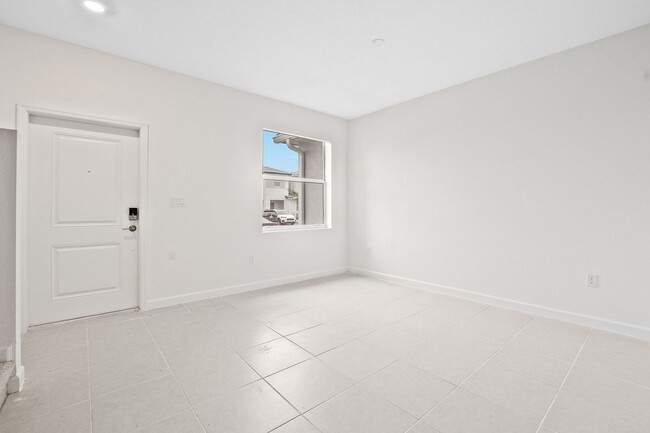 Photo - Modern 3-Bedroom Townhome with Private Backyard in Homestead