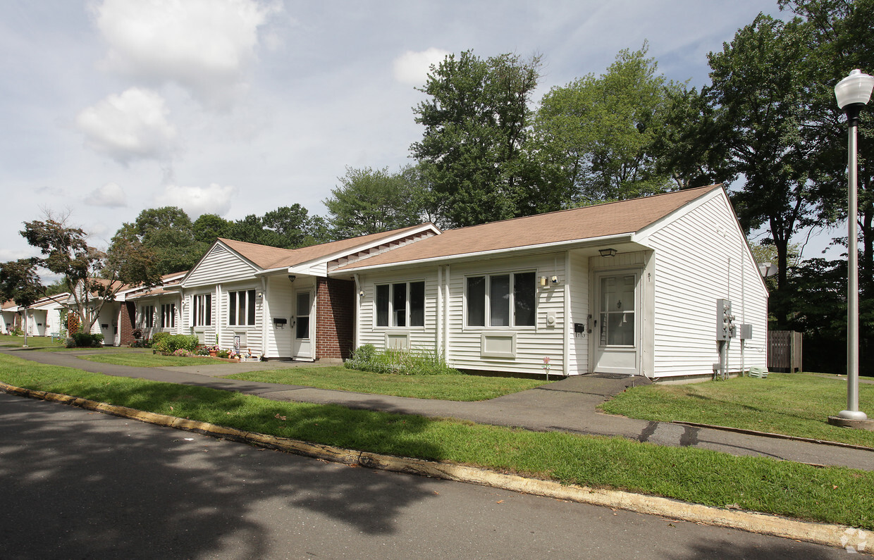 Building Photo - Woodmont Village