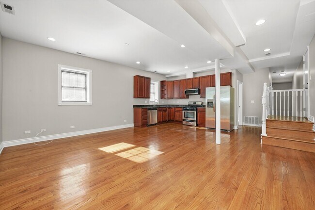 Foto del edificio - 6300 N Rockwell St