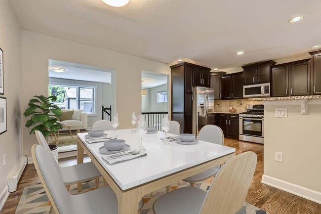 Foto del edificio - Spectacular Mayfair home with great backyard entertaining