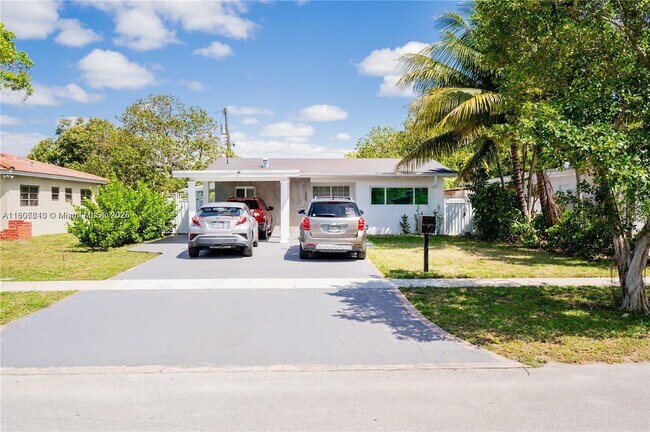Foto del edificio - 305 NW 122nd St