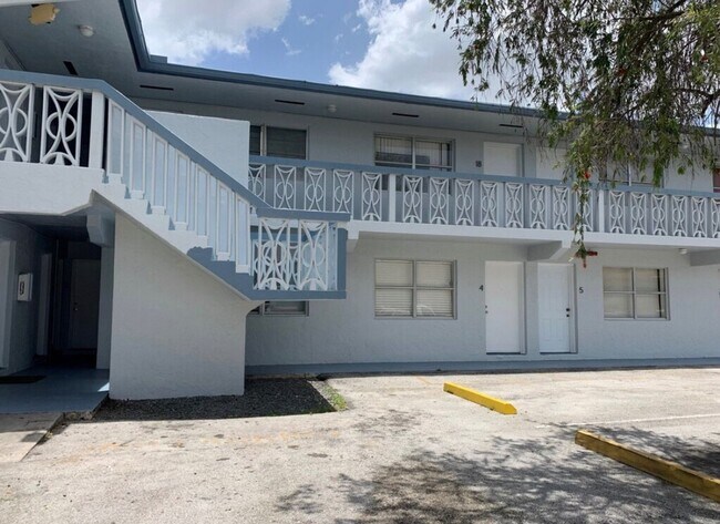 Building Photo - For Rent 1Bd/1Ba for $1,600 Beautiful Apar...