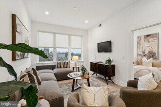 Building Photo - 30 W Allens Ln