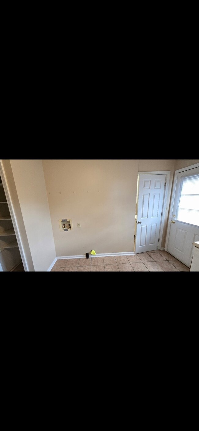 Building Photo - 392 Albright Ln