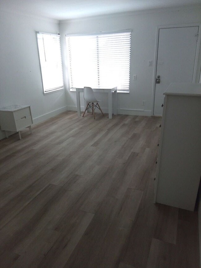 For Rent: Extra Large Studio Unit at Seren... - For Rent: Extra Large Studio Unit at Seren... Apartment