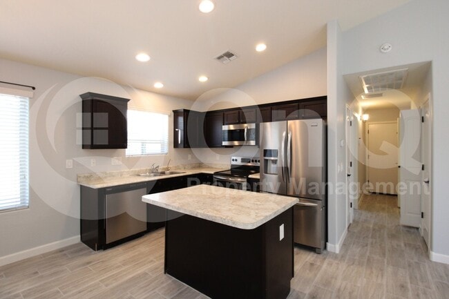 Building Photo - 4605 E Tiger Eye Rd