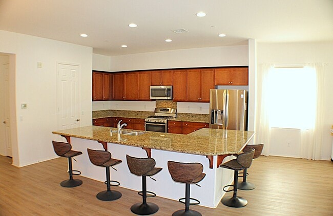 Building Photo - Welcome to Resort-Style Living at Four Sea...