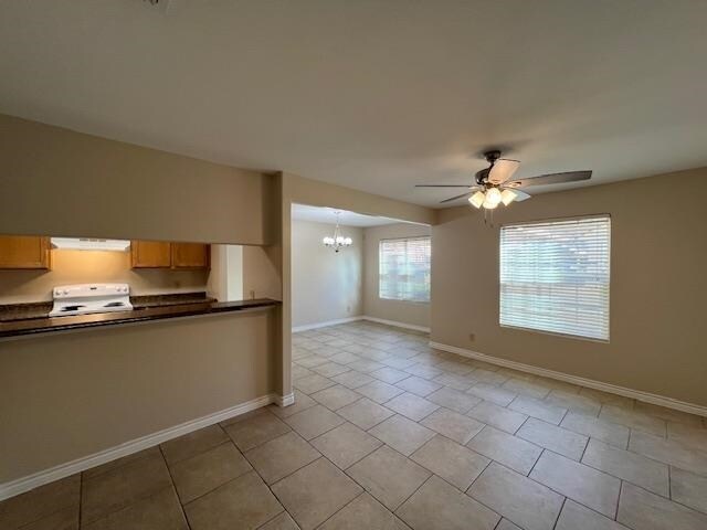 Building Photo - 2720 Camelot Dr