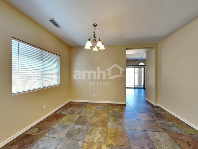 Foto del edificio - 9318 N 186th Ln