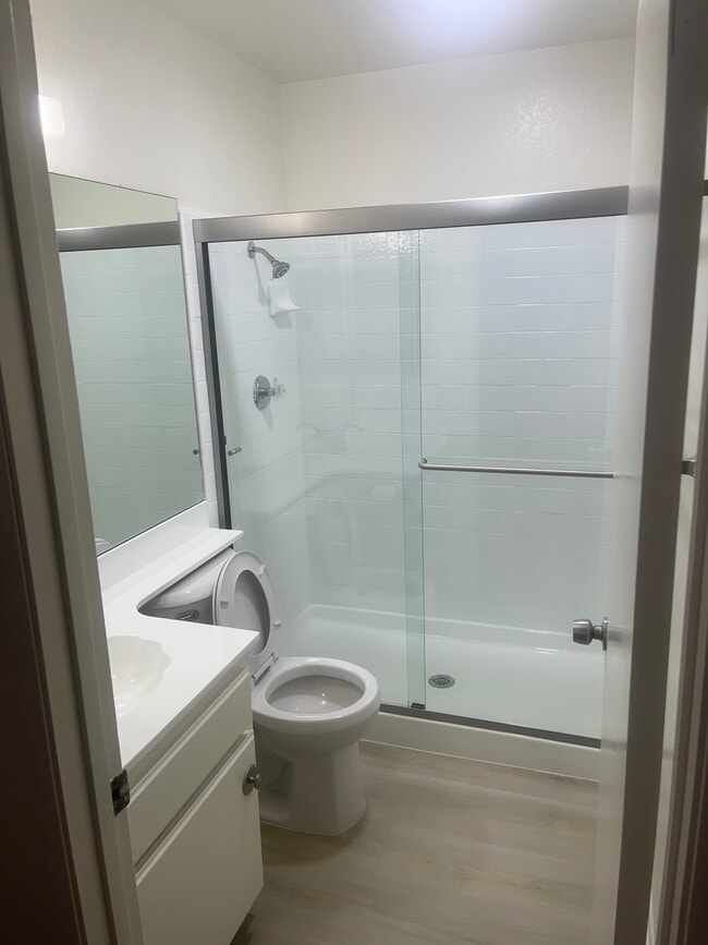 Building Photo - 8652 Gloria Ave