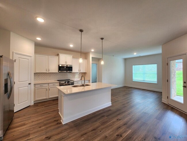 Foto del edificio - 16348 Blue Water Wy NW