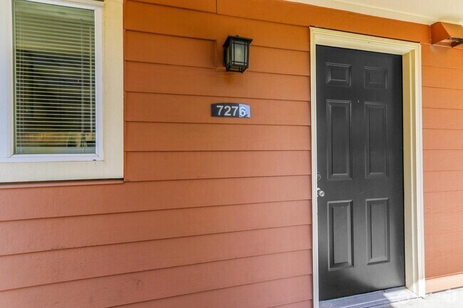 Building Photo - 7276 W Lake Sammamish Pky NE