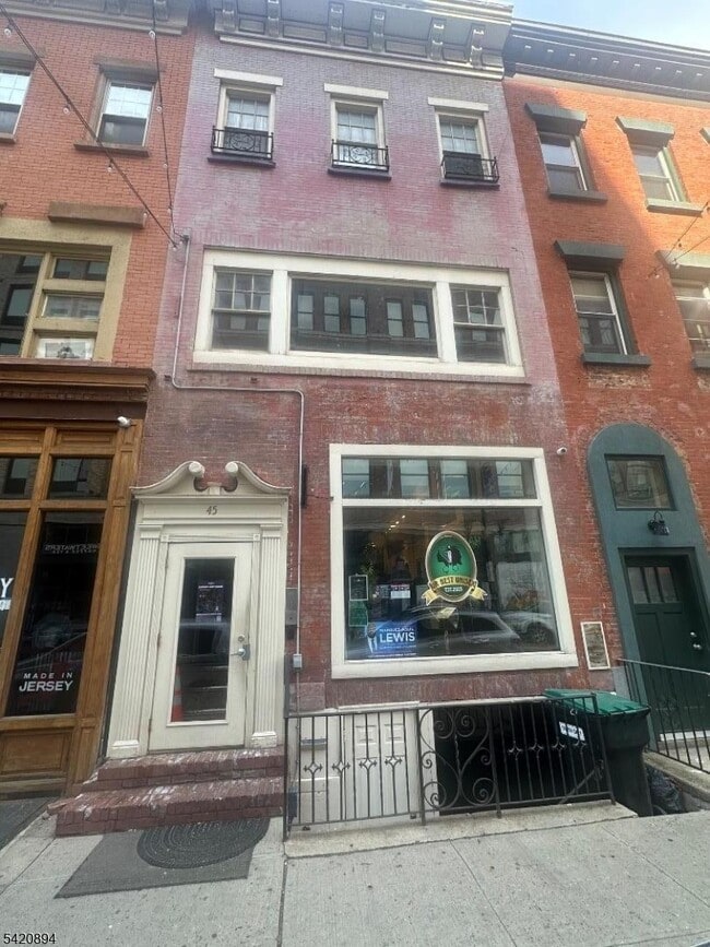 Building Photo - 45 Halsey St