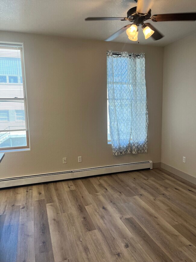 Foto del edificio - 476 S Jackson St