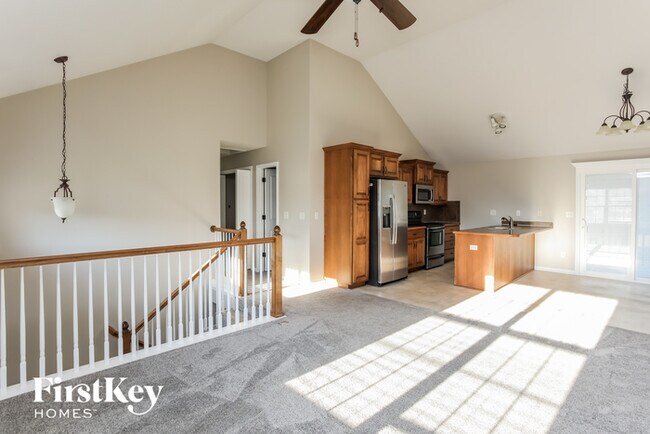 Building Photo - 11724 N Farley Ave