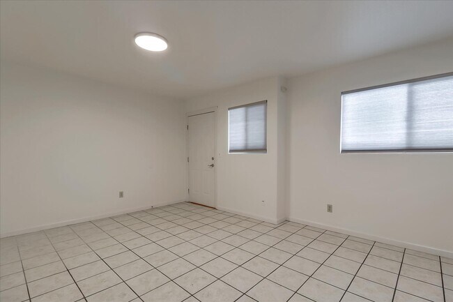 Foto del edificio - 336 Chesley Ave