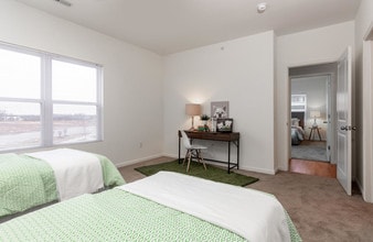 Building Photo - Villages at Lake Silvercote