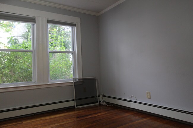 Building Photo - 36 Dalrymple St
