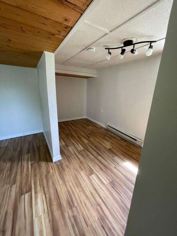 Building Photo - 414 N 4th St