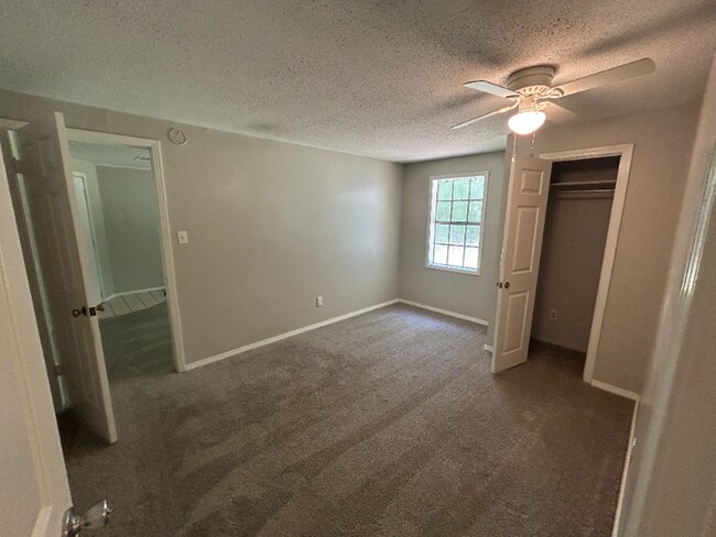 Foto del edificio - 8724 Ocean Springs Rd