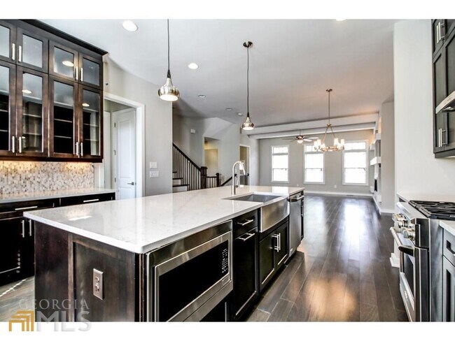 Foto del edificio - 821 Canterbury Rd NE