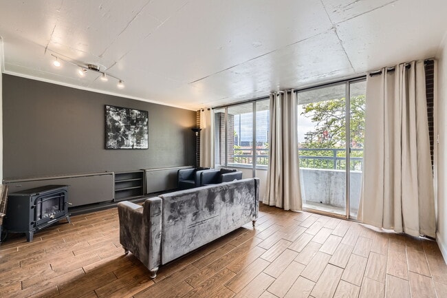 Foto del edificio - 830 N Sherman St