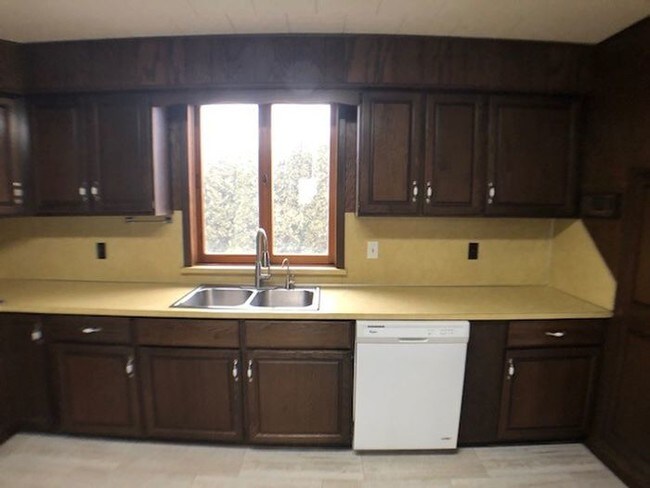 Building Photo - Beautiful 5 Bed Farm House in Bainbridge
